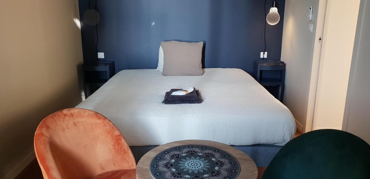 Le Domaine De Dony Villa Balbins Bagian luar foto
