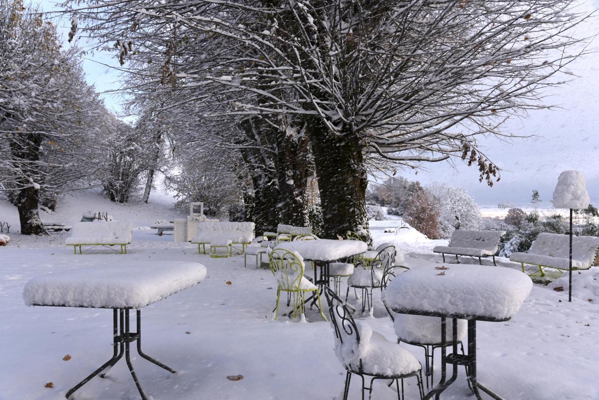 Le Domaine De Dony Villa Balbins Bagian luar foto